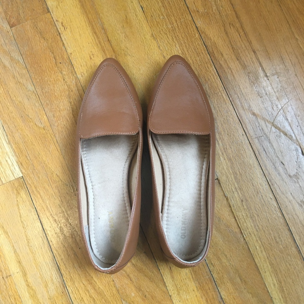 Old Navy Chestnut Colored Flats (size 7)